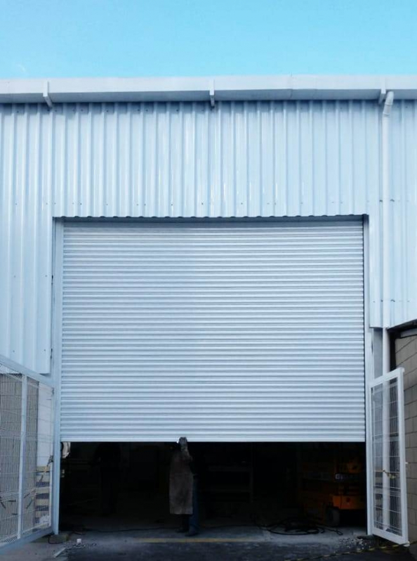 Portas de Aço Automática para área Externa Sumaré - Porta de Aço Automática para Garagem